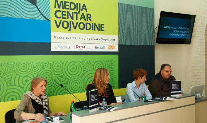 Média kerekasztal képek